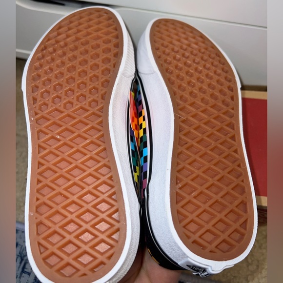 Vans rainbow mini checkered ward sneakers, size size 3, NWT - Picture 9 of 9